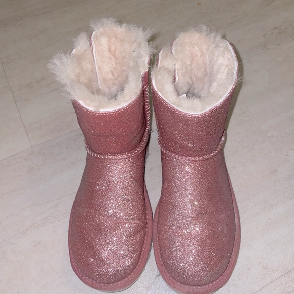 Women’s pink UGG boots. - Picture 1 of 3